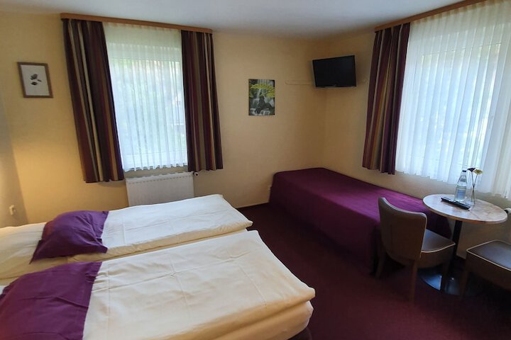 Room 16 of 46