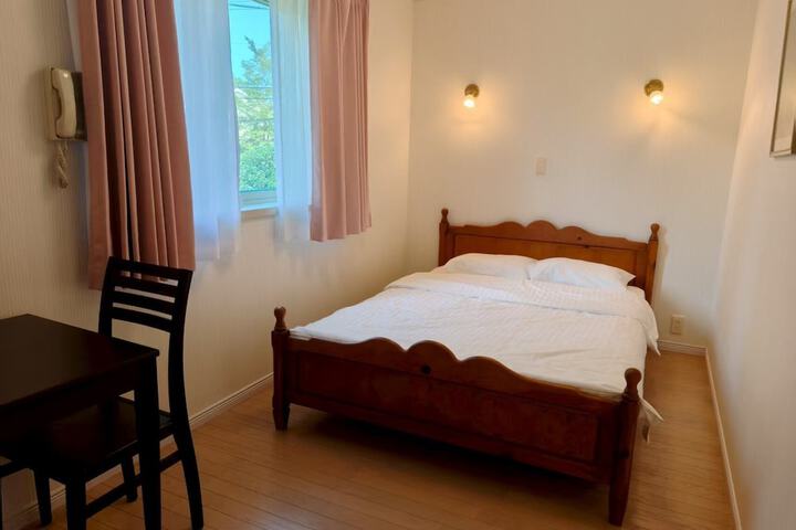 Room 12 of 35