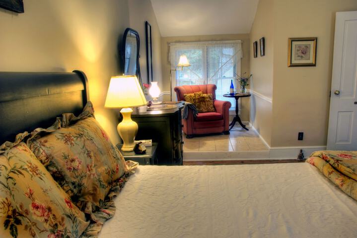 Room 4 of 40