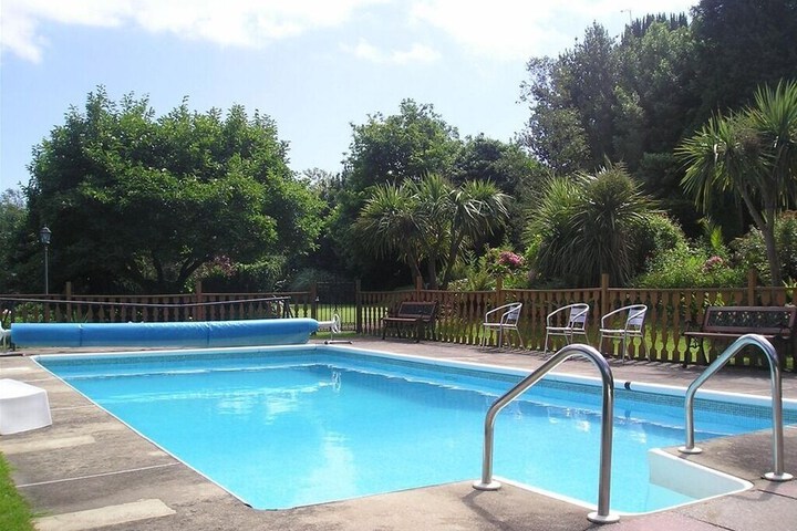 Pools & Facilities