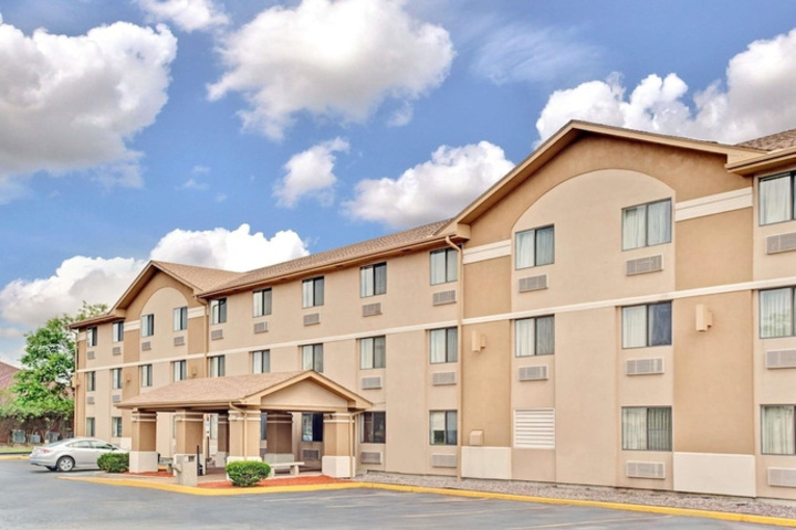 Eta Hotel