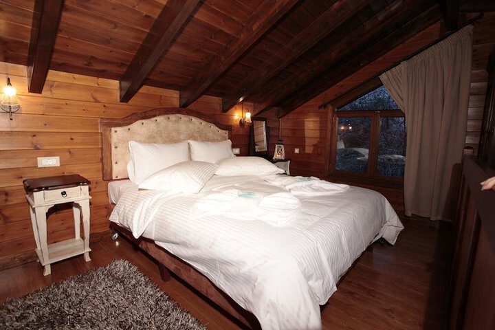 Room 4 of 35