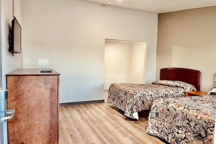 Standard Double Room (3 of 5)