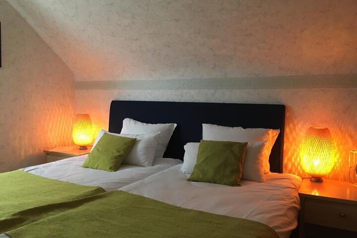 Room 16 of 60