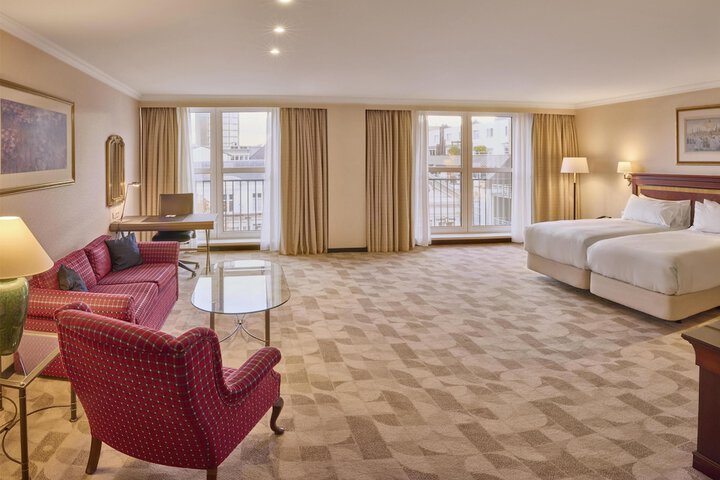 Room 54 of 122