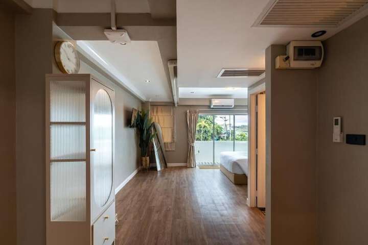 Room 2 of 40