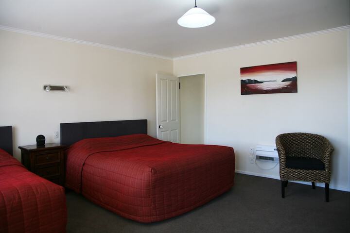 Room 4 of 30