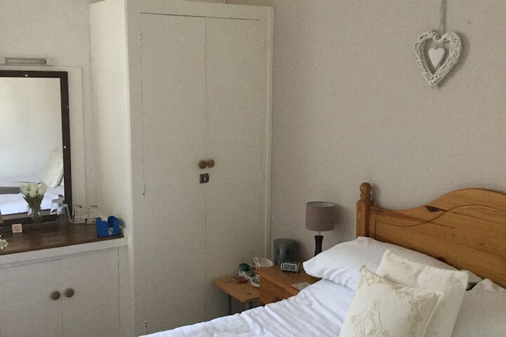 Room 13 of 32