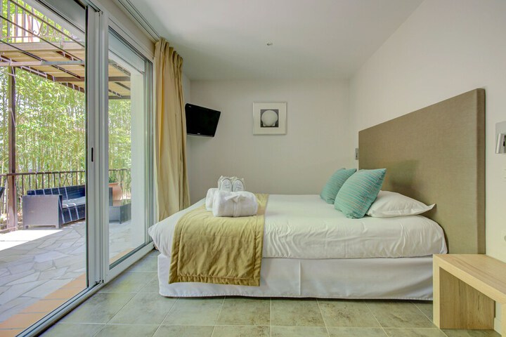 Room 13 of 85