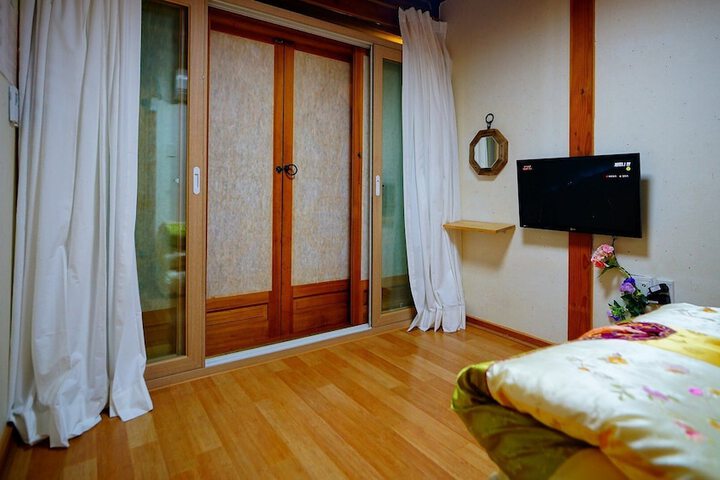 Room 6 of 38