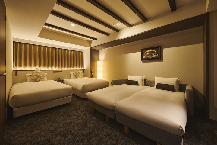 Room 15 of 143