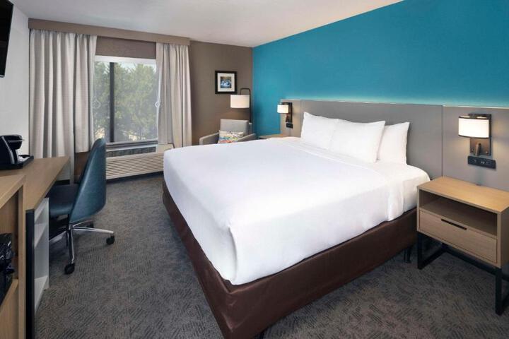 1 King Bed (13 of 22)