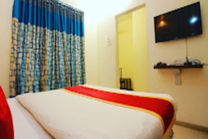 Room 27 of 38