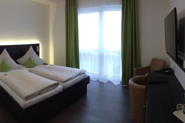 Room 8 of 55