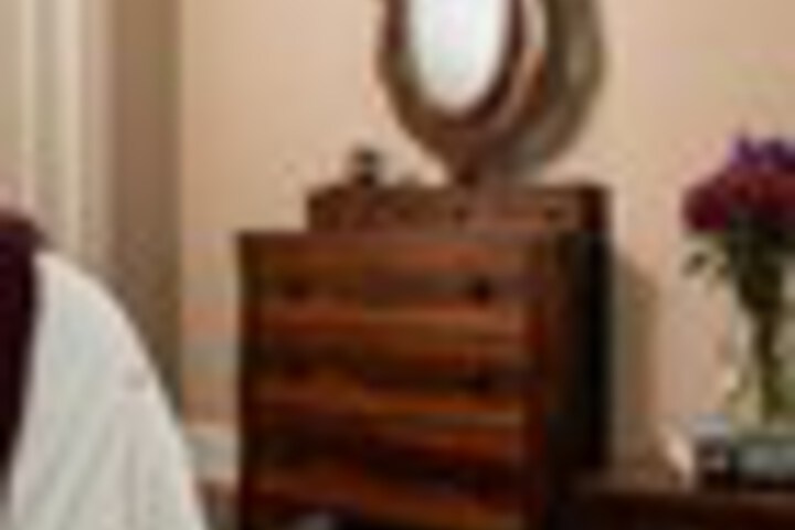 Room 77 of 282