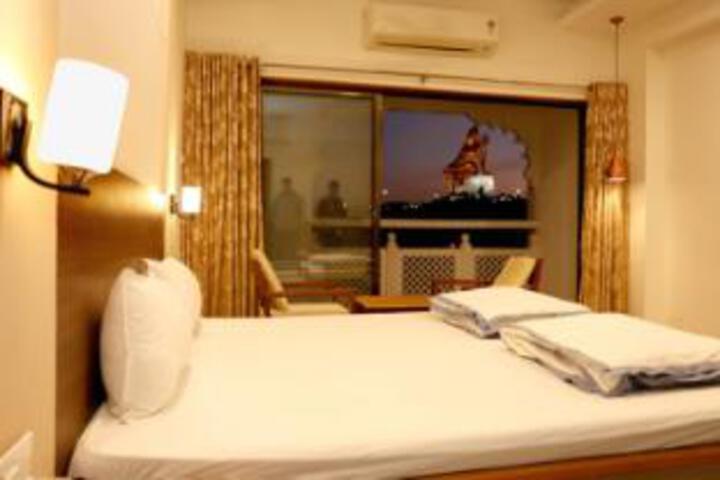 Room 10 of 23