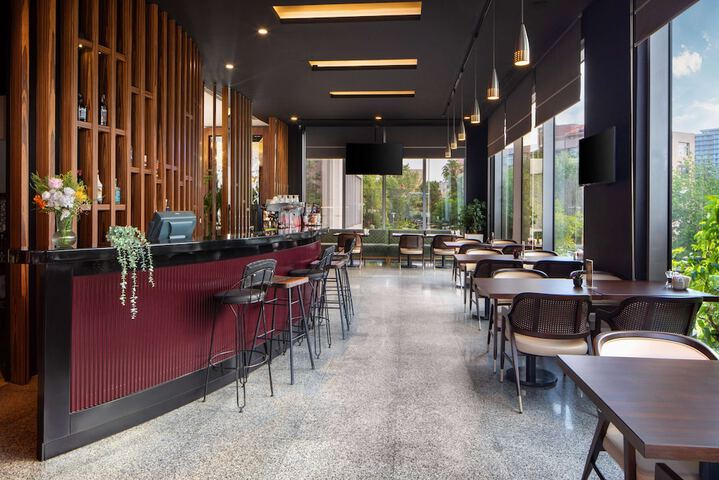 Entrance & Lobby
