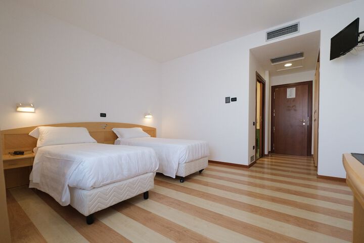 Room 38 of 53