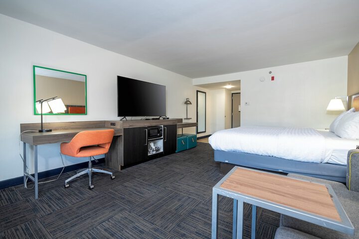 Room 34 of 96