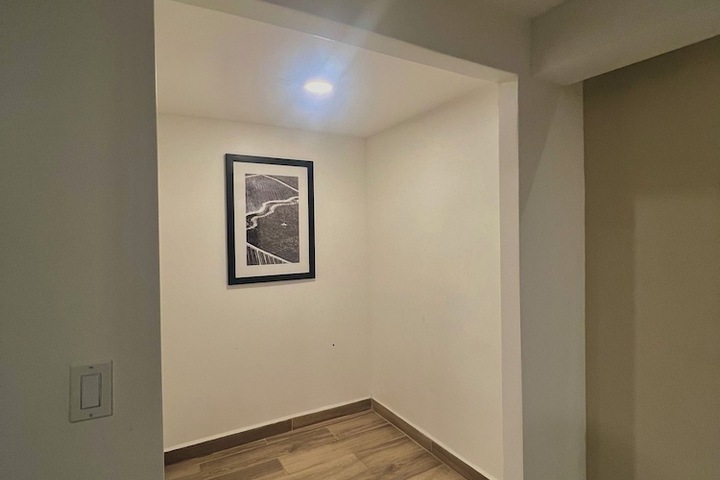 Room 16 of 70