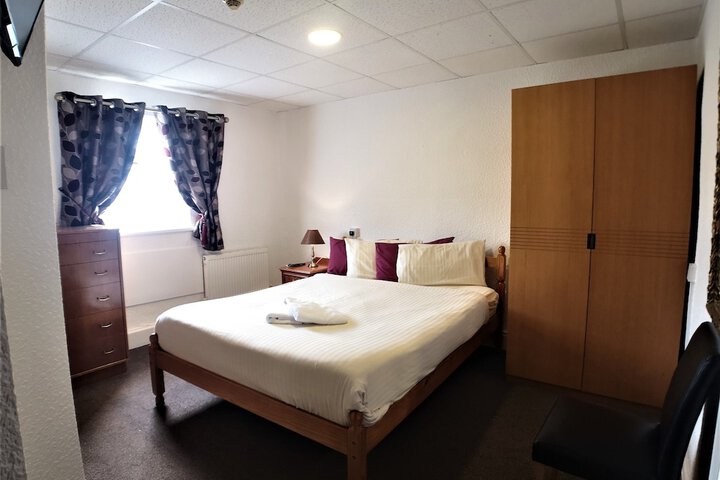 Room 45 of 102