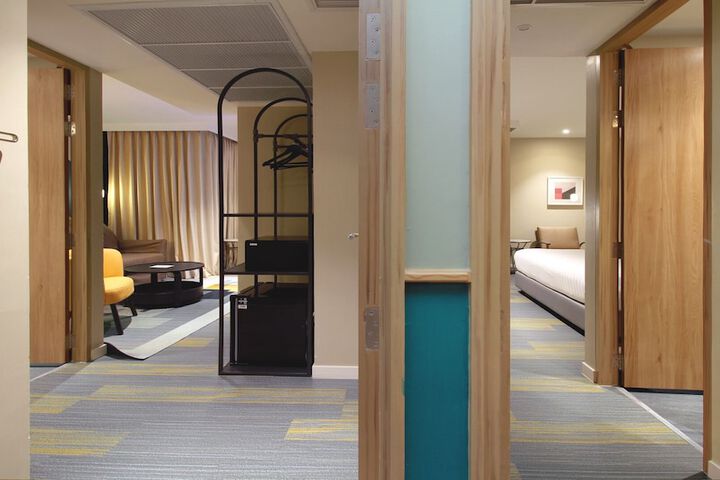 Room 53 of 161