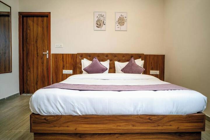 Room 34 of 75