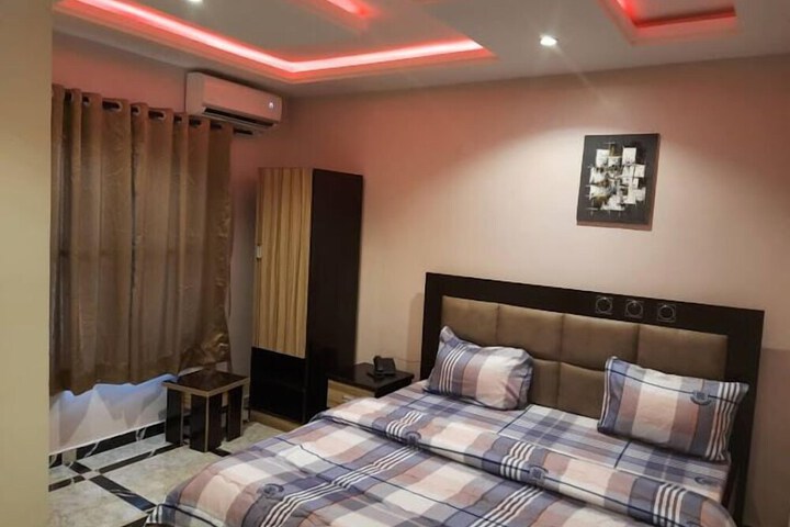 Room 8 of 46