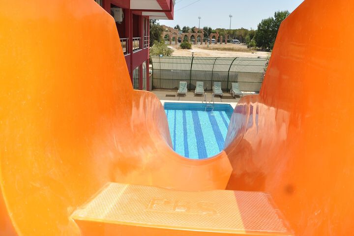Hotel Pool