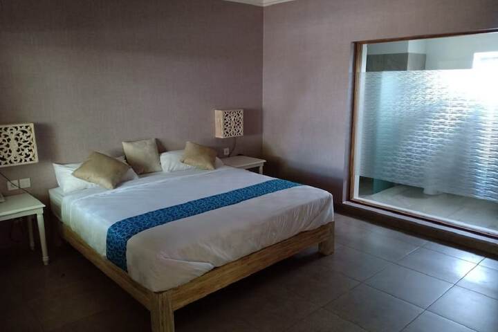 Room 16 of 90