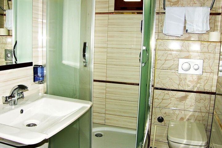 Room 14 of 23