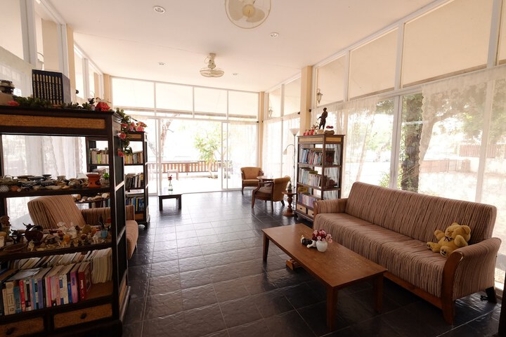 Guest Lobby