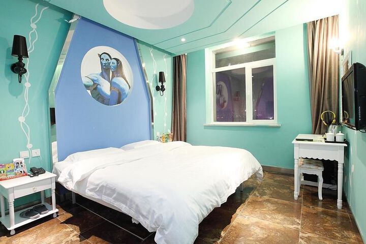 Room 11 of 42