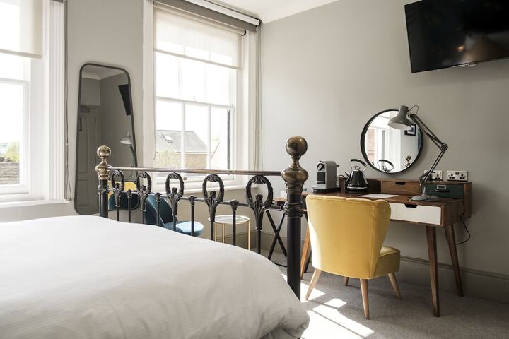 Room 21 of 44