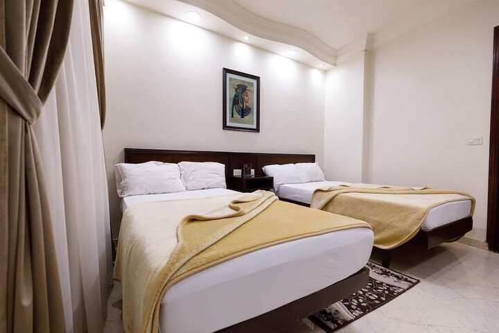Room 5 of 19
