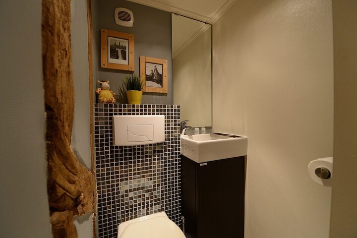 Room 523 of 648