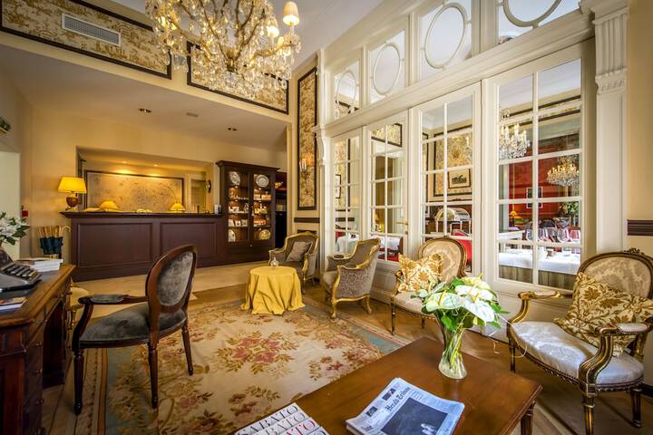 Guest Lobby