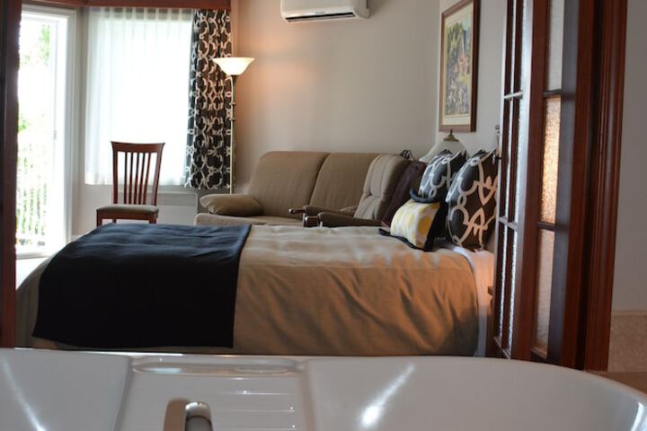 Room 6 of 61