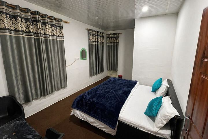 Room 7 of 35