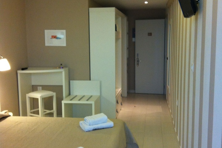 Room 12 of 108