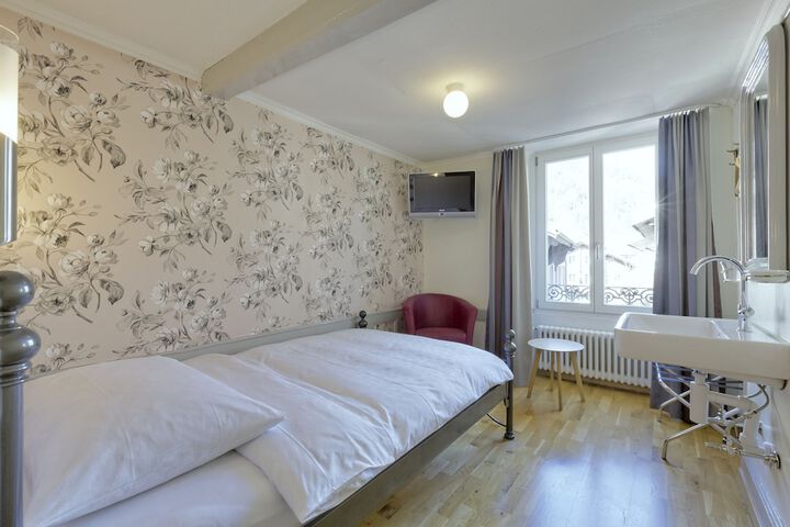 Room 19 of 35