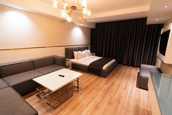 Room 28 of 149