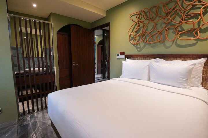 Room 34 of 156