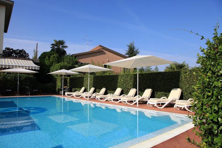 Pool 20 of 67