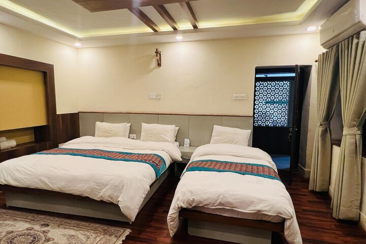 Room 2 of 19