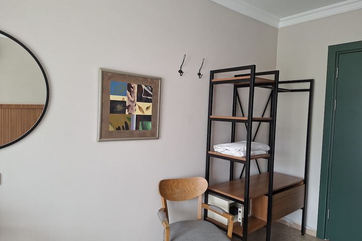 Room 2 of 35