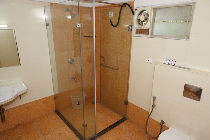 Clean Restrooms