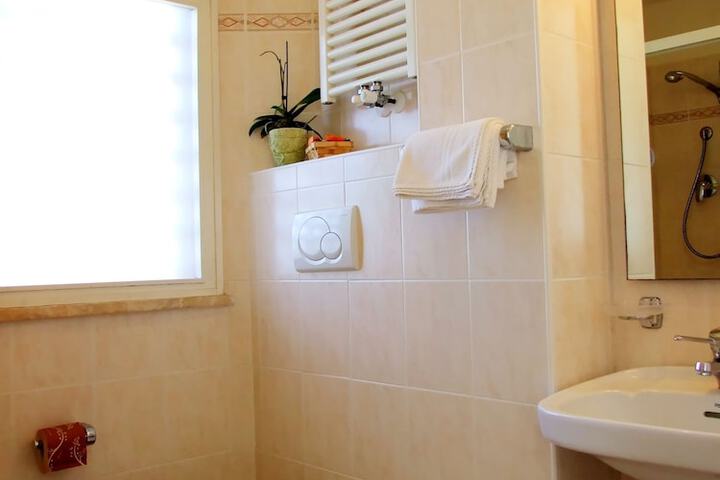 Room 34 of 57