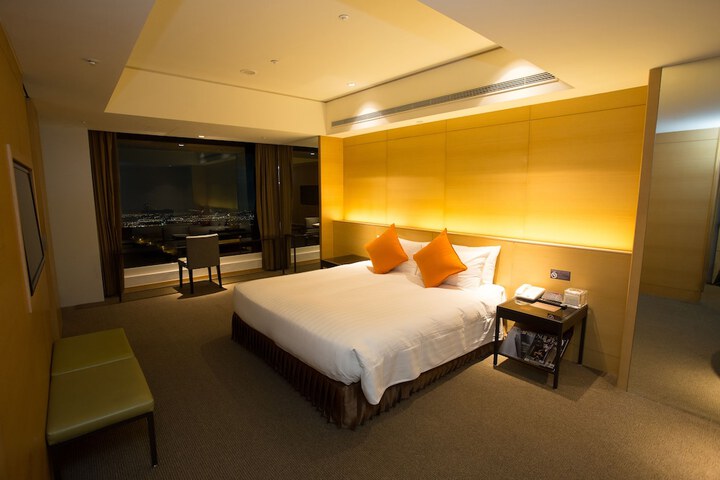 Room 38 of 145