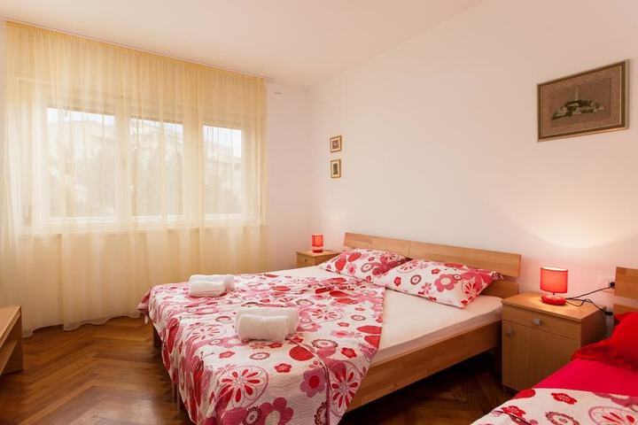 Room 72 of 180